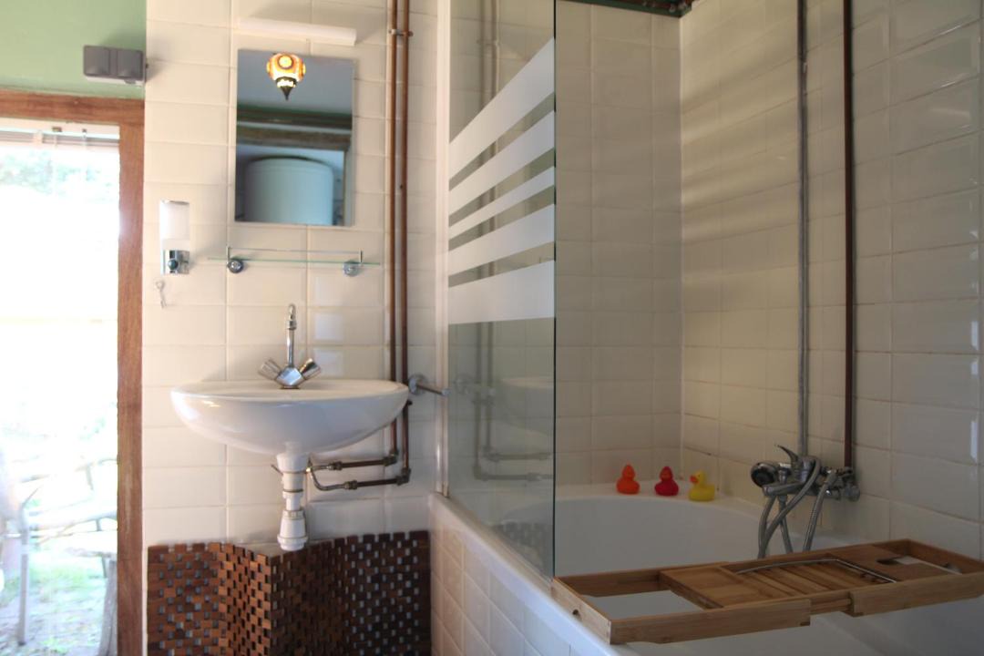 Photo of Bathroom in Neuilly-le-Dien
