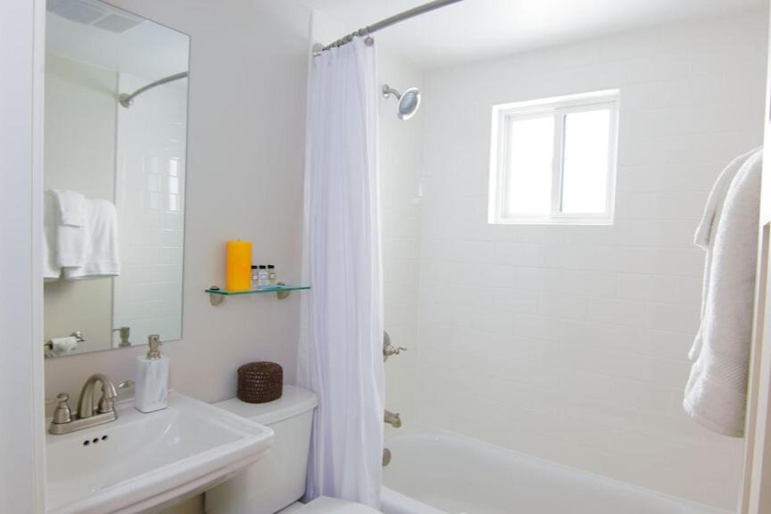 Photo of Bathroom in Redstone