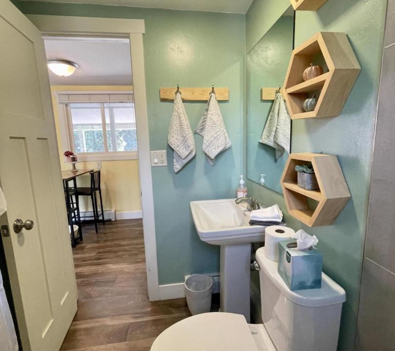 Photo of Bathroom in Redstone