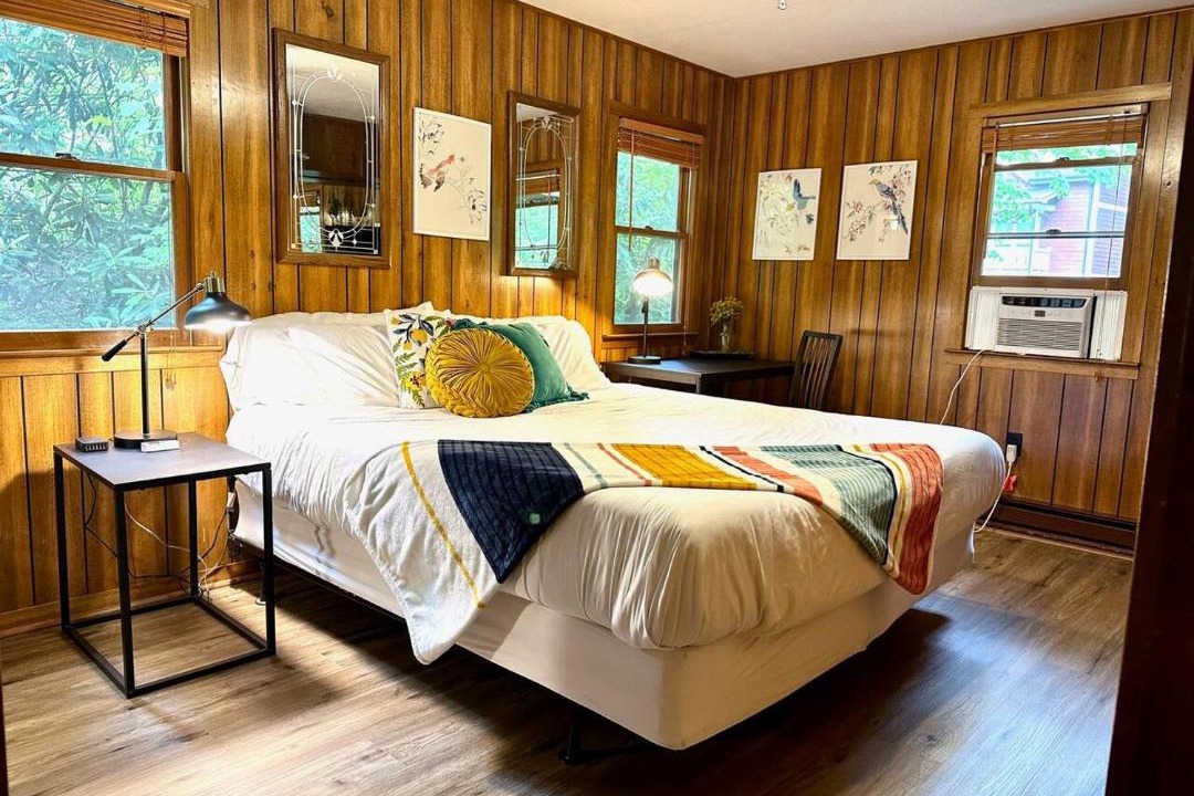 Photo of Bedroom in Maggie Valley