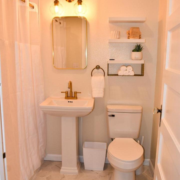 Photo of Bathroom in McLeod