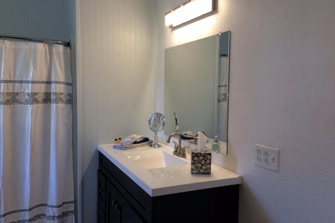 Photo of Bathroom in Le Claire