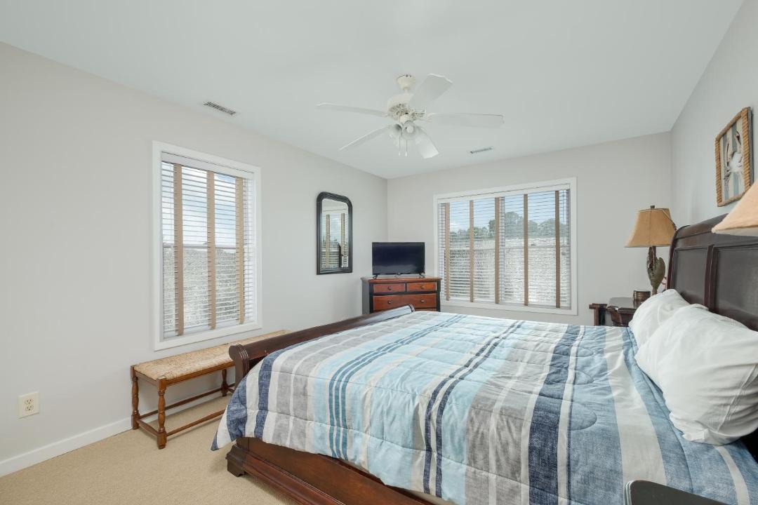Photo of Bedroom in Brigands' Bay