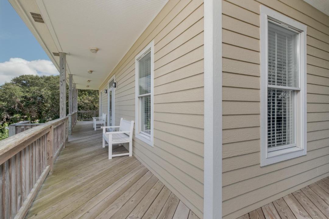 Photo of Patio Balcony in Brigands' Bay