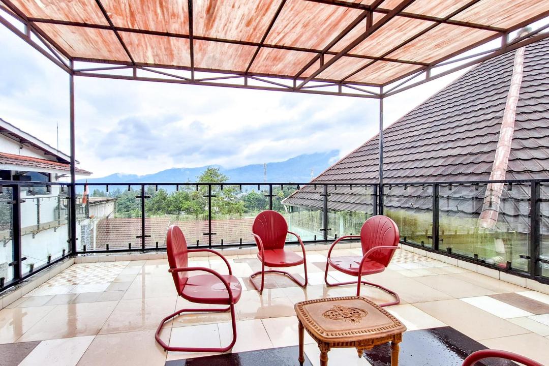 Photo of Patio Balcony in Cisarua