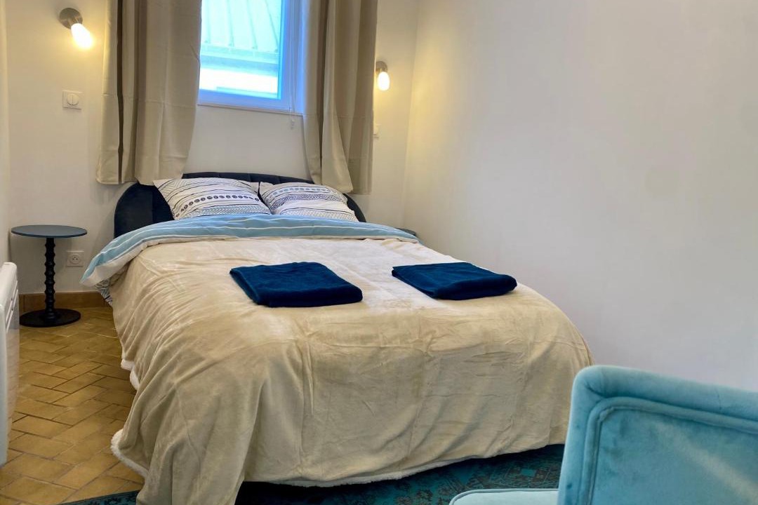 Photo of Bedroom in Solesmes