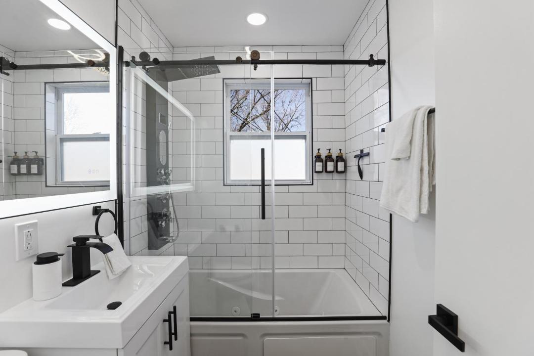 Photo of Bathroom in Des Plaines