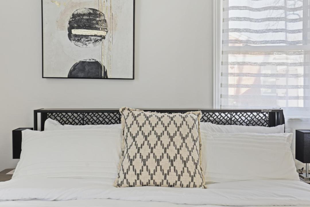 Photo of Bedroom in Des Plaines