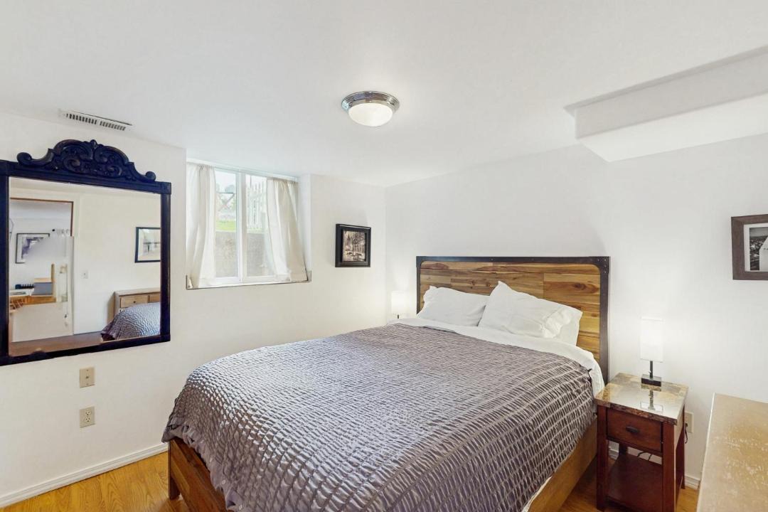 Photo of Bedroom in North Beach/Blue Ridge