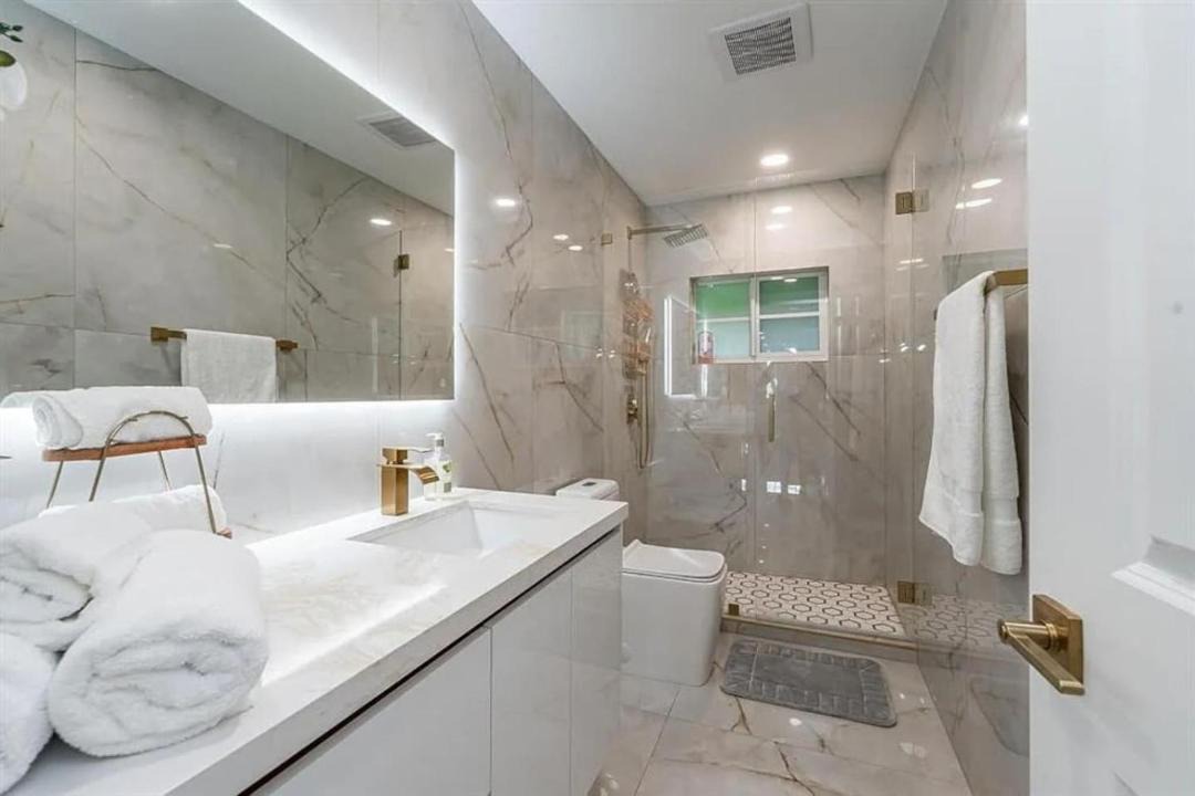 Photo of Bathroom in Palmetto Bay