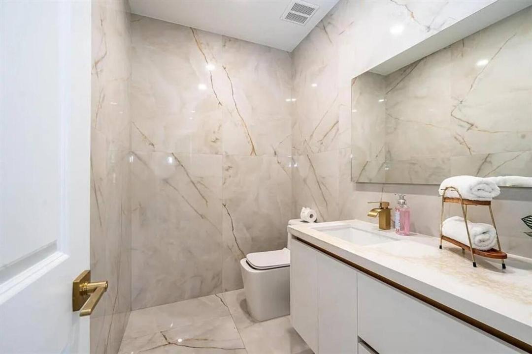 Photo of Bathroom in Palmetto Bay