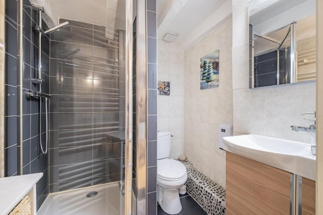 Photo of Bathroom in Redon