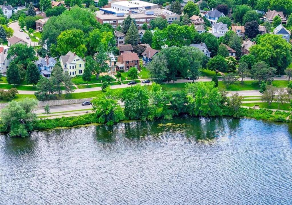 Photo of Others in South Como