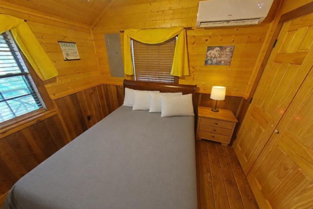Photo of Bedroom in Pipe Creek
