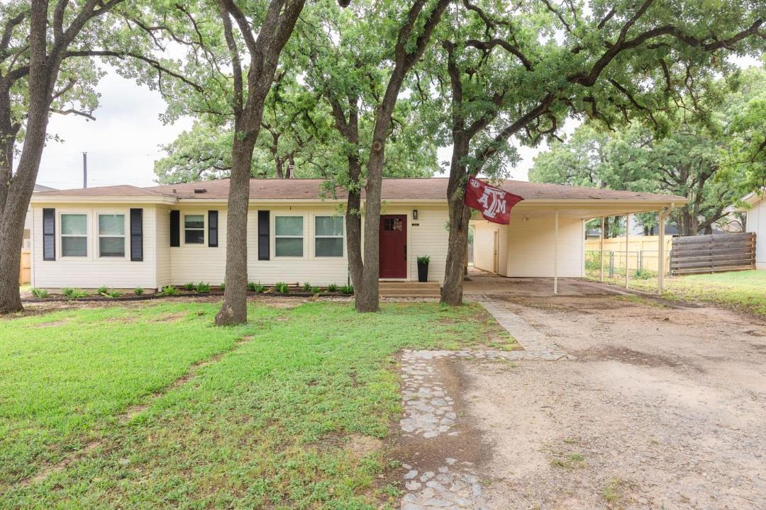Photo of Others in Country Club Estates
