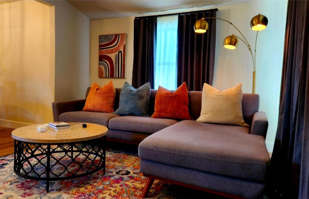 Photo of Livingroom in Lowell