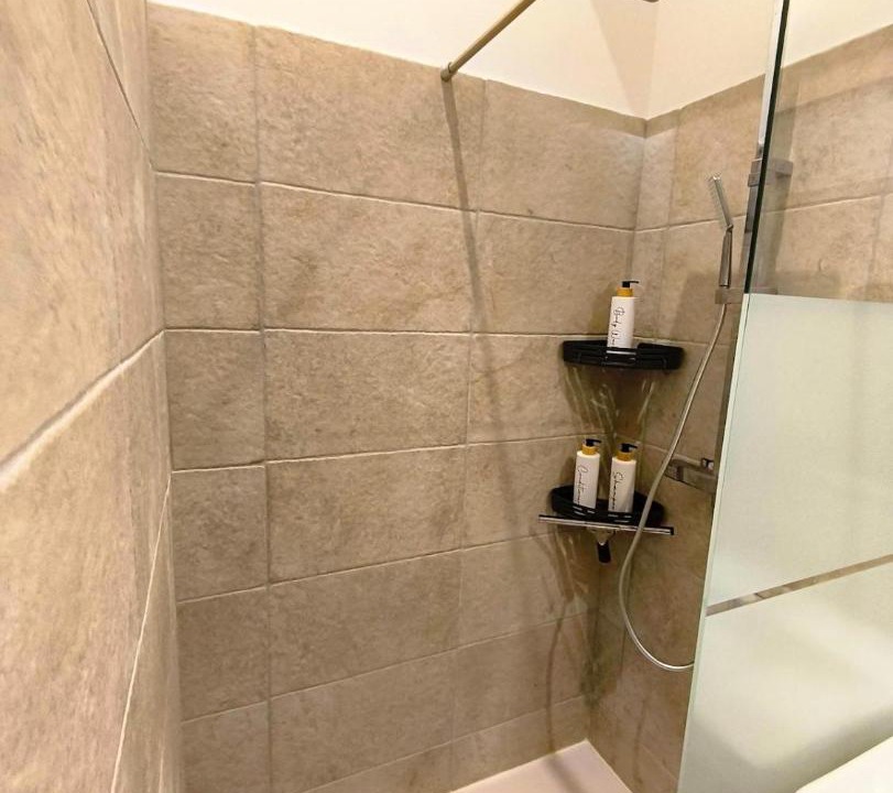 Photo of Bathroom in Gares