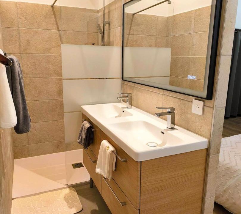 Photo of Bathroom in Gares