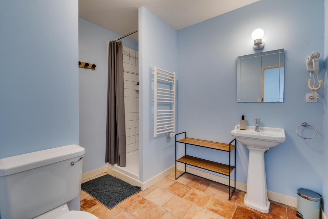 Photo of Bathroom in Gardouch