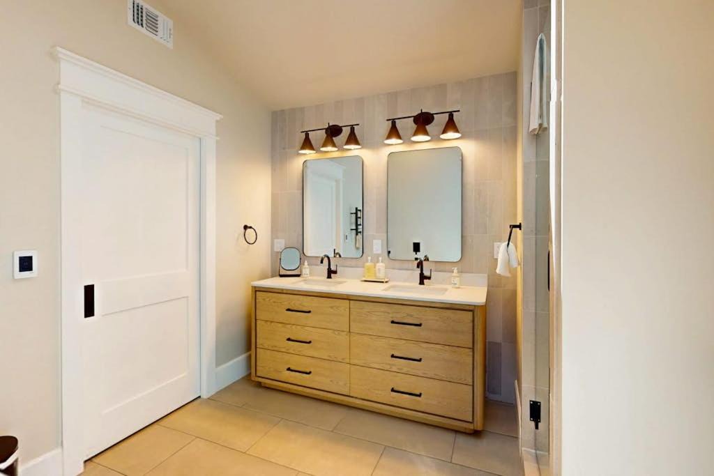 Photo of Bathroom in Sea Ranch