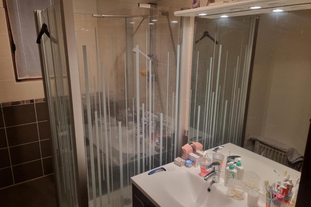 Photo of Bathroom in Veuil