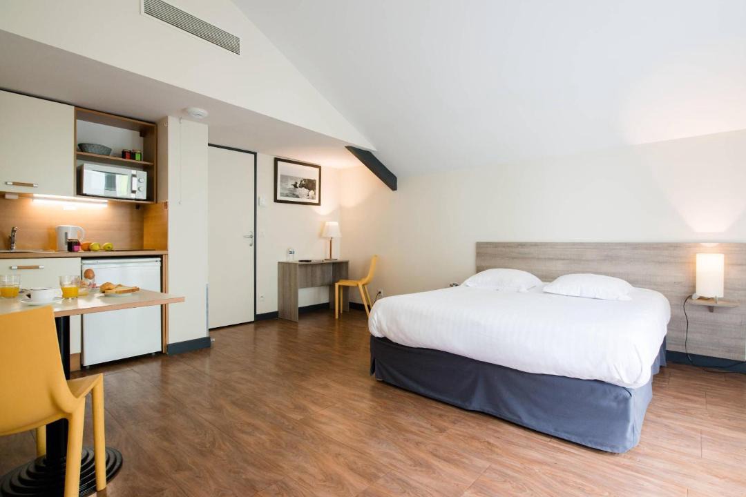 Photo of Bedroom in Saint-Nazaire
