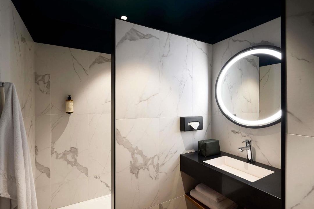 Photo of Bathroom in Caen City Centre
