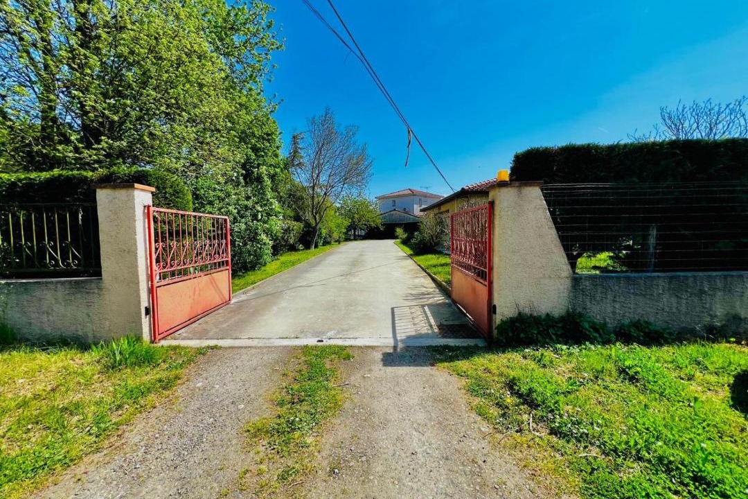 Photo of Others in Muret