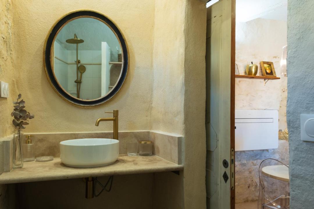 Photo of Bathroom in Chateauneuf-du-Pape