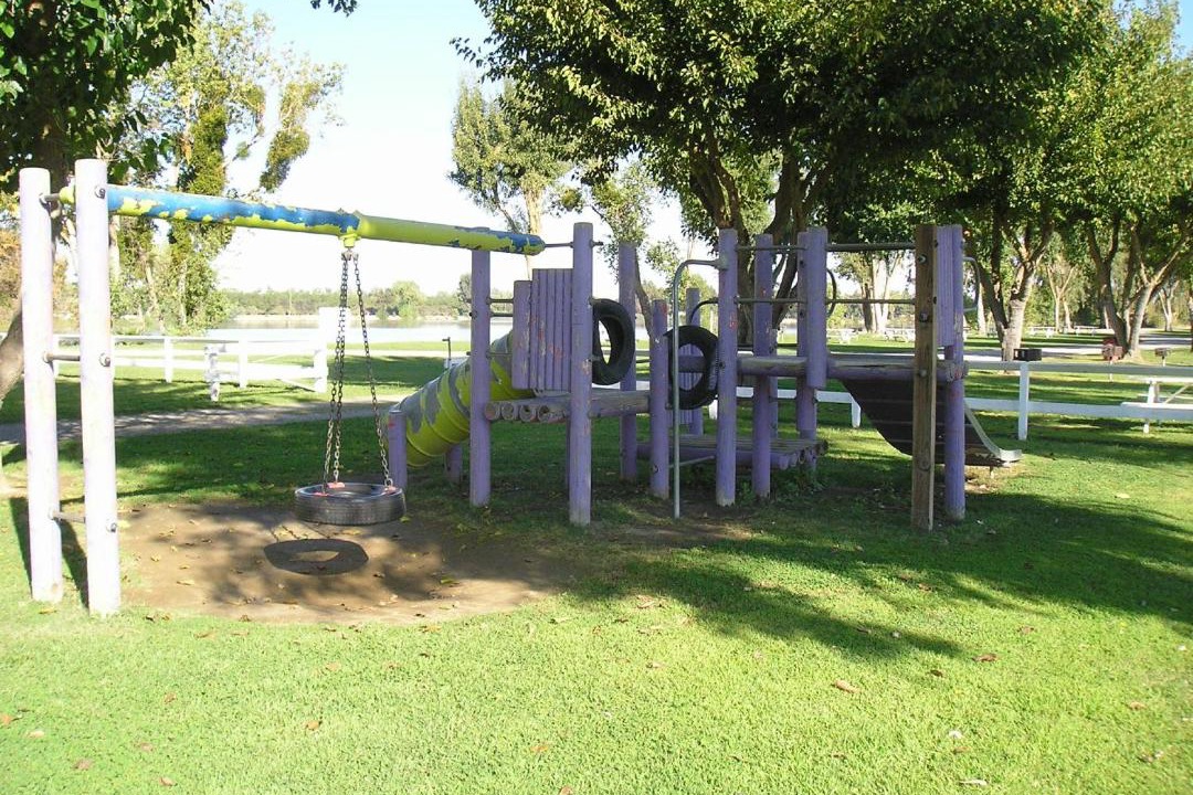 Photo of Buildings in Nicolaus
