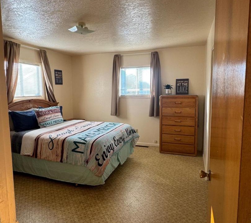 Photo of Bedroom in Lakeside