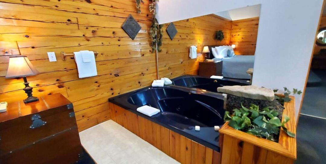 Photo of Bathroom in Eureka Springs