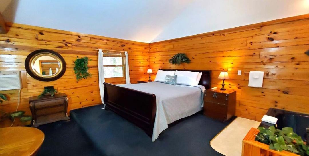 Photo of Bedroom in Eureka Springs