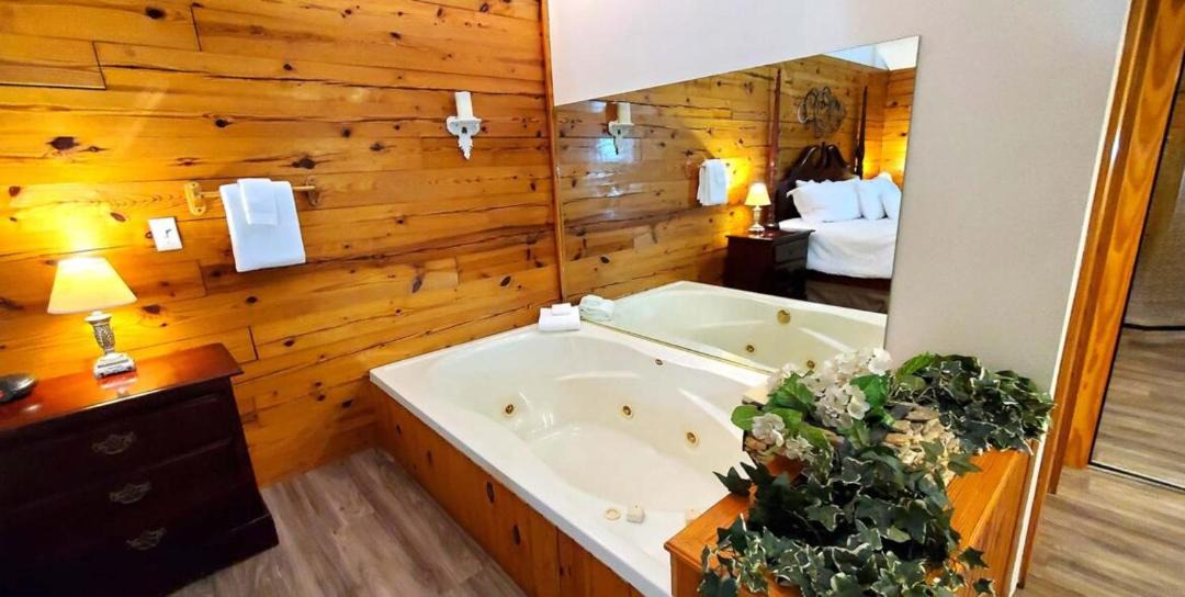 Photo of Bathroom in Eureka Springs