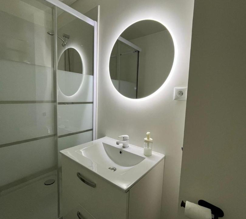 Photo of Bathroom in Villeneuve-Saint-Georges