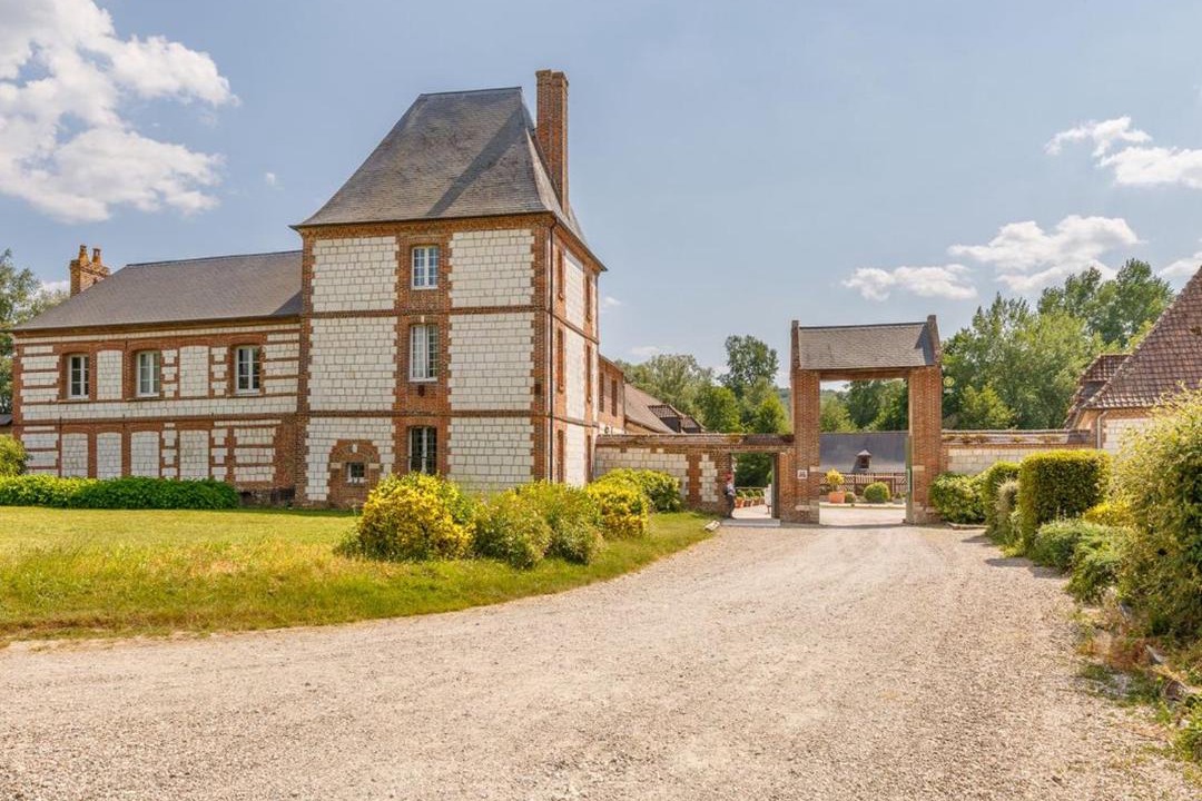 Photo of Others in Beauchamps