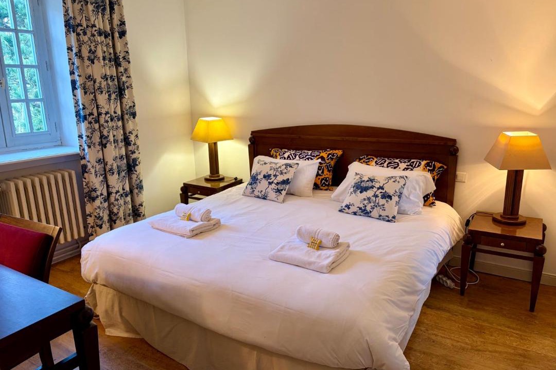 Photo of Bedroom in Saint-Coulomb