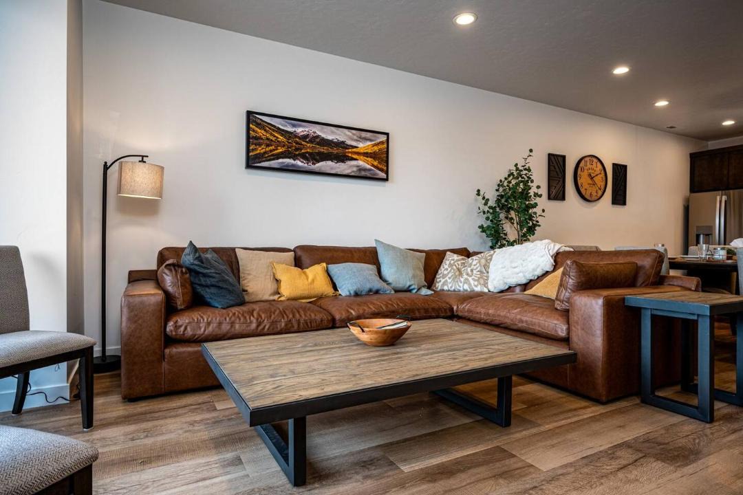 Photo of Livingroom in Mountain Green