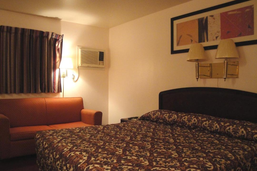 Photo of Bedroom in Colorado City