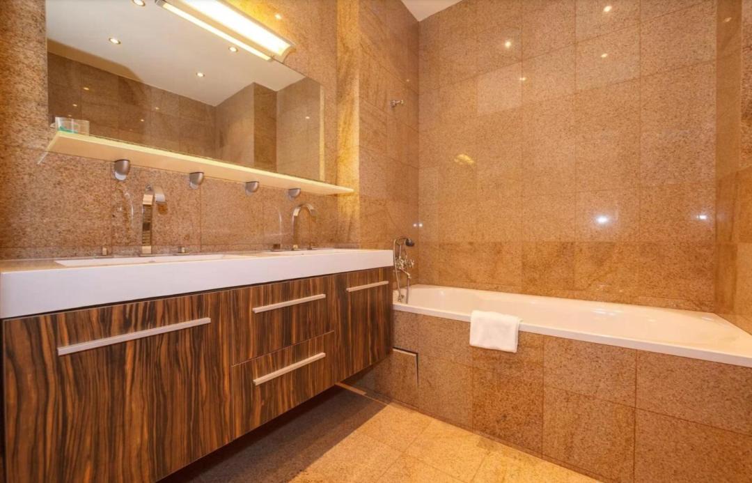 Photo of Bathroom in 7th Arrondissement