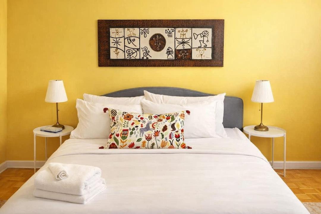 Photo of Bedroom in Cote-Des-Neiges—Notre-Dame-De-Grace