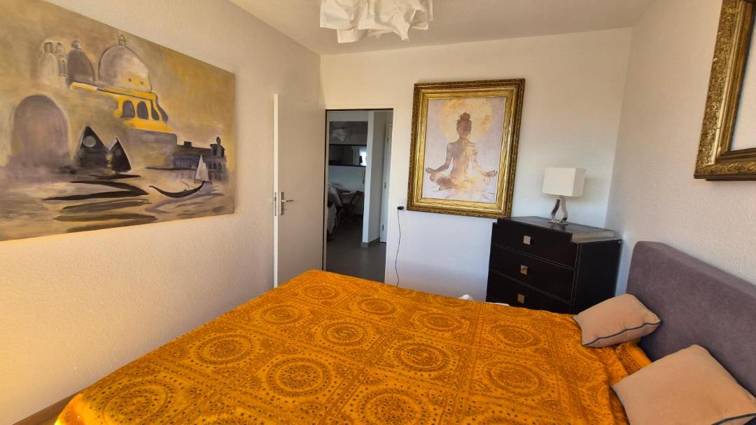 Photo of Bedroom in Downtown Geneva