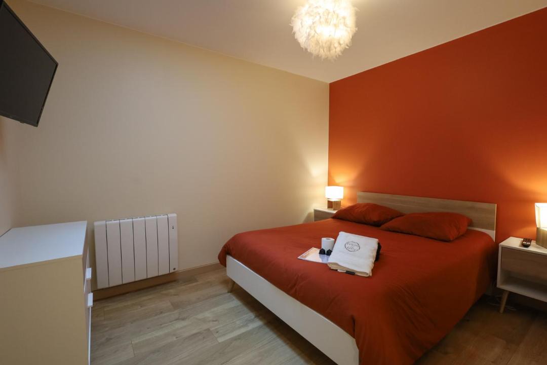 Photo of Bedroom in Amberieu-en-Bugey