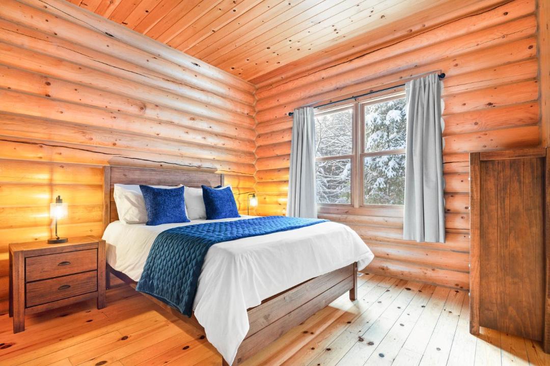Photo of Bedroom in Fiddler Lake Resort