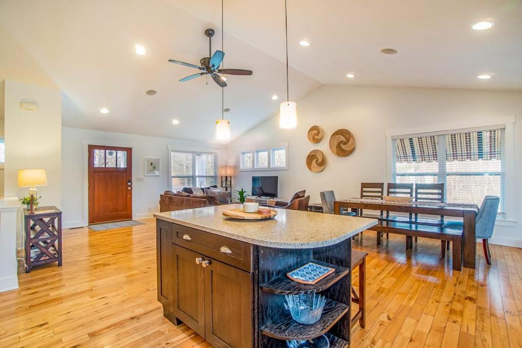 Photo of Kitchen in Saugatuck