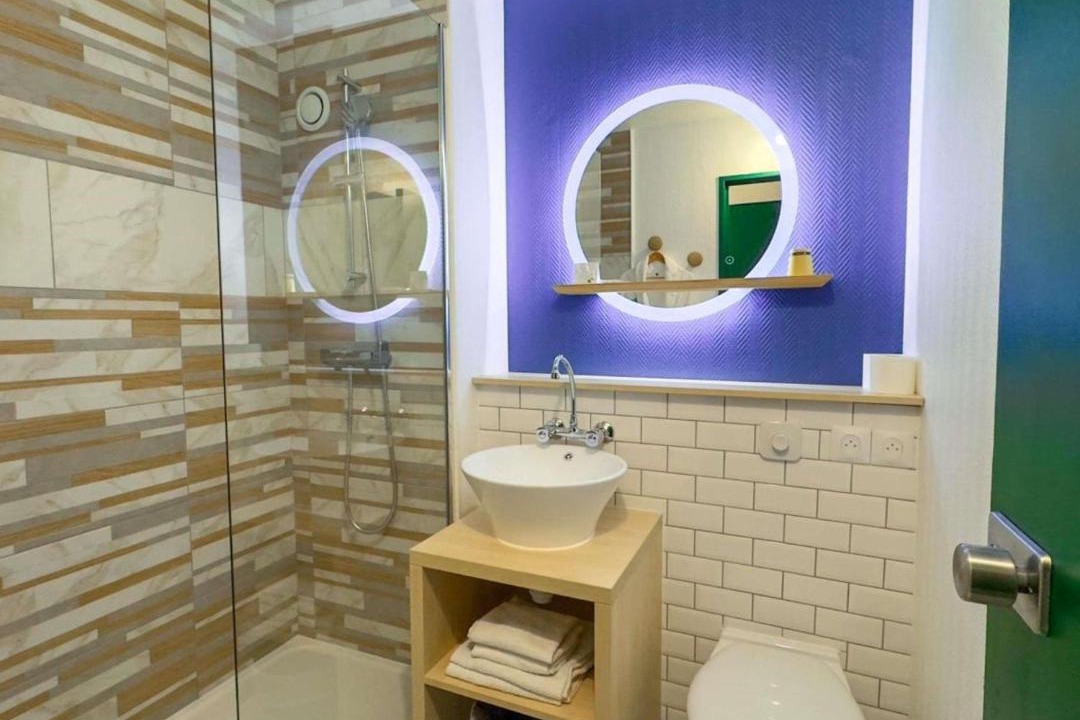 Photo of Bathroom in Joinville-le-Pont