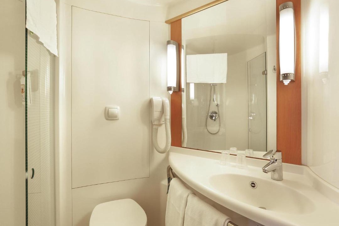 Photo of Bathroom in Etampes