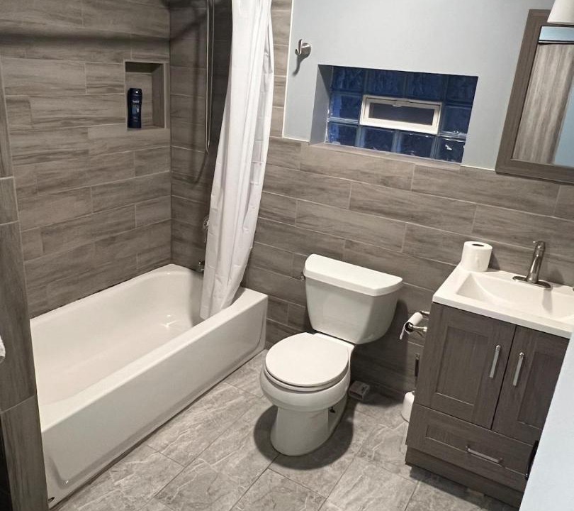 Photo of Bathroom in Oak Park
