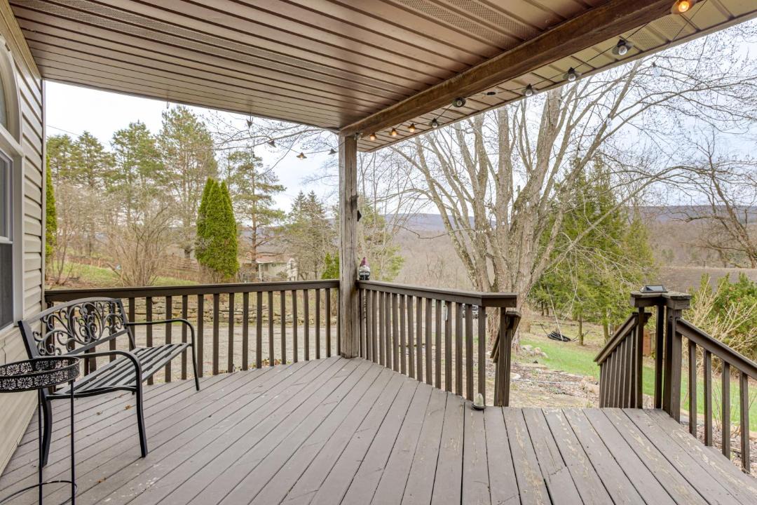 Photo of Patio Balcony in White