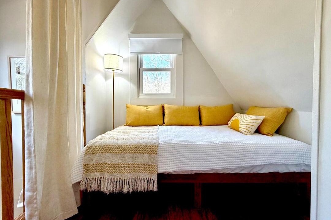 Photo of Bedroom in Redding Ridge
